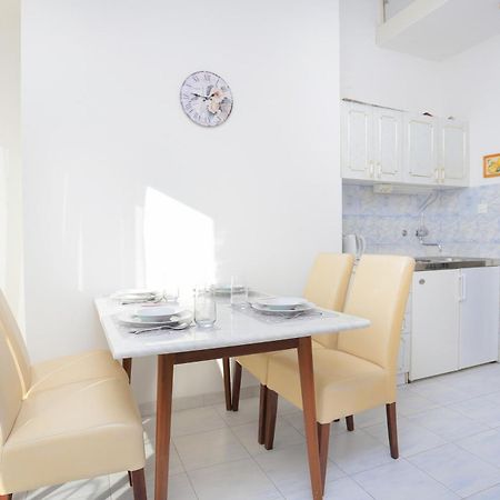 Apartments And Rooms With Parking Space Kastel Stafilic, Kastela - 18673 Ruang foto
