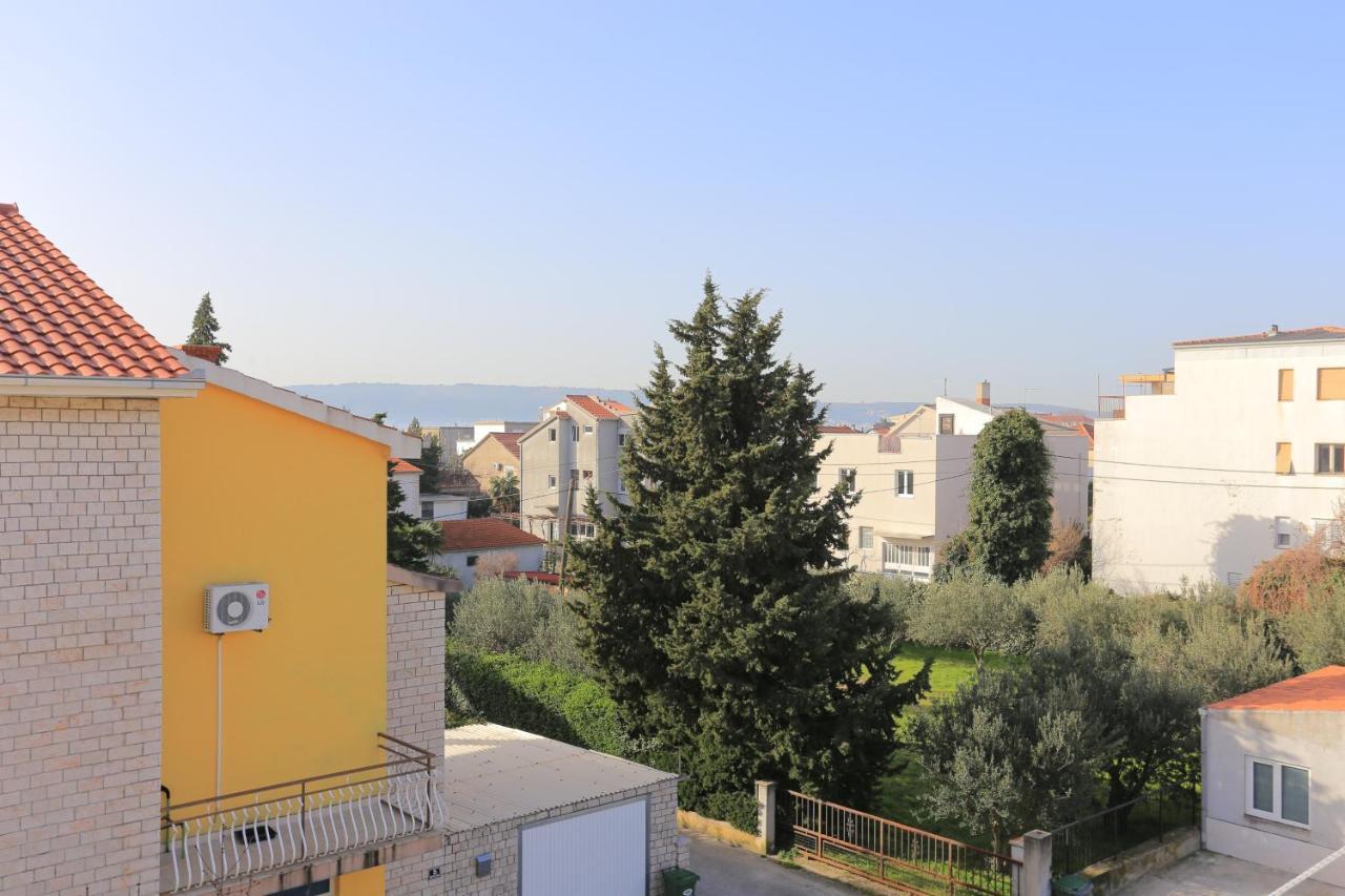 Apartments And Rooms With Parking Space Kastel Stafilic, Kastela - 18673 Bagian luar foto
