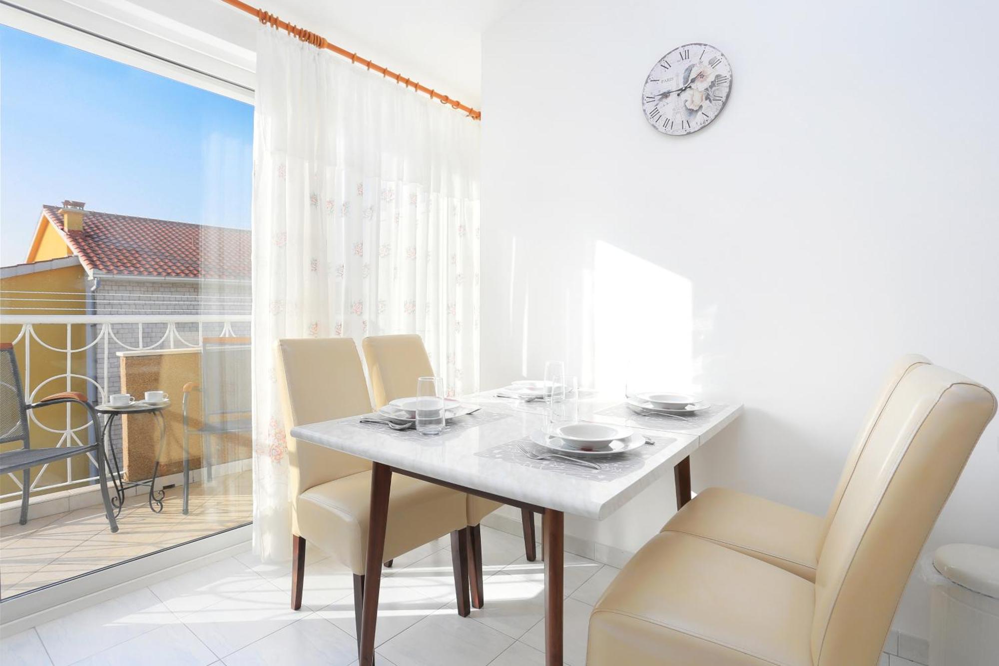 Apartments And Rooms With Parking Space Kastel Stafilic, Kastela - 18673 Ruang foto
