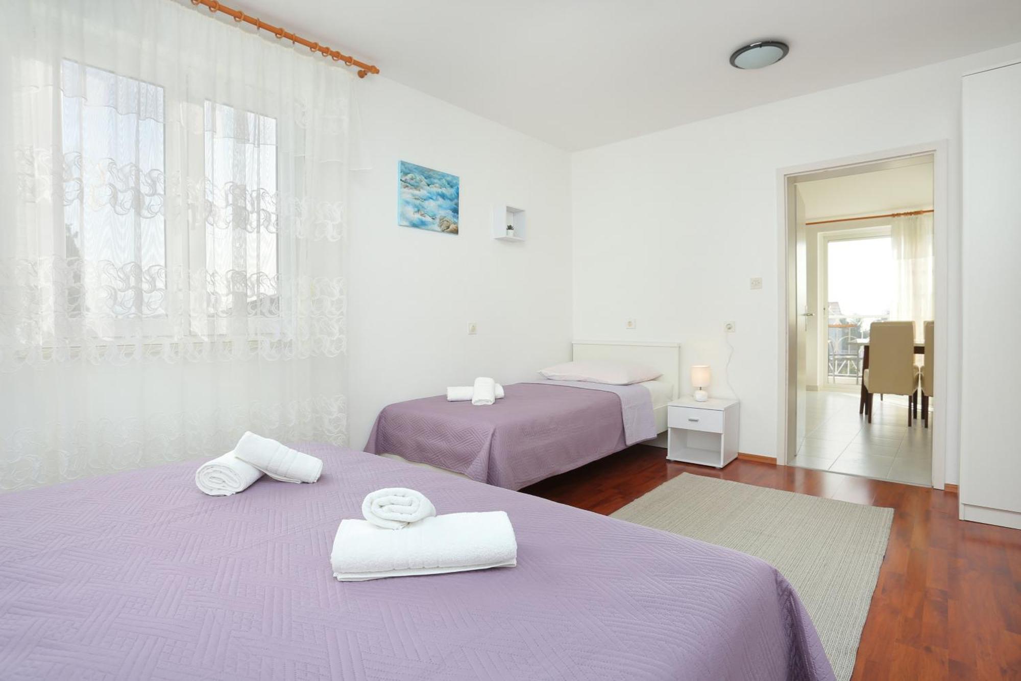 Apartments And Rooms With Parking Space Kastel Stafilic, Kastela - 18673 Ruang foto